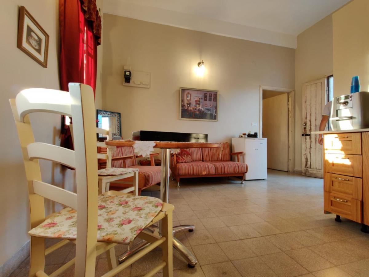 Mi'Ilya Chocolate House Guest House Экстерьер фото